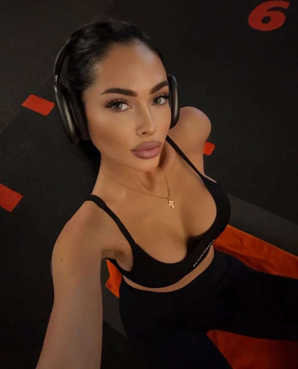 Amanda escort in Moscow