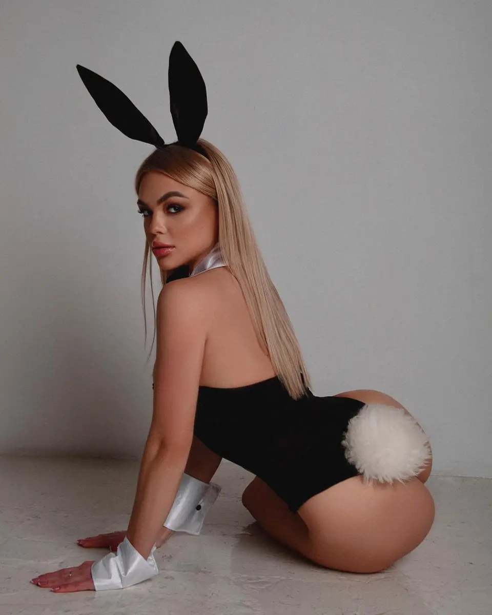 Ariana escort in Moscow