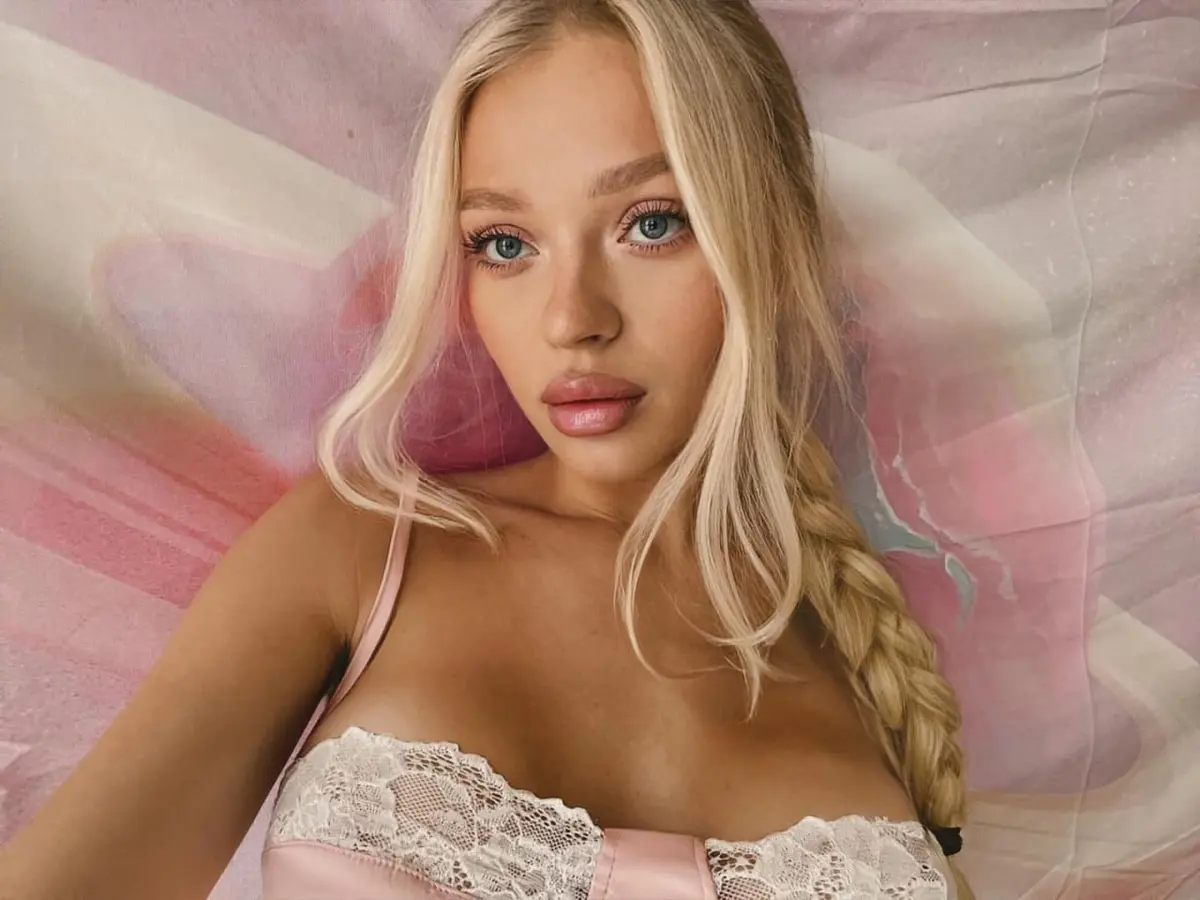 Blondi escort in Moscow