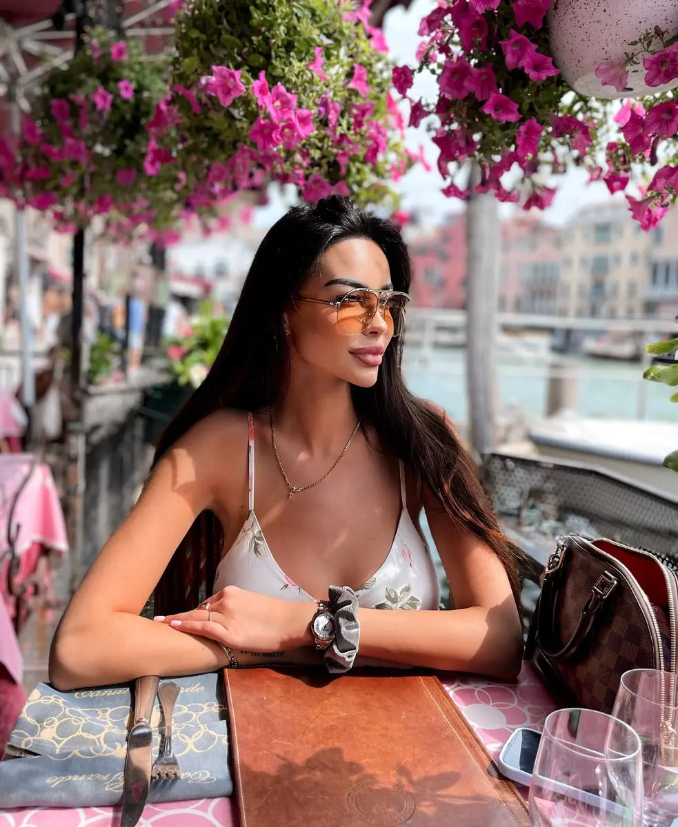 Cheyenne escort in Moscow