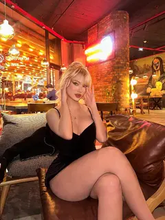 Ezra escort in Moscow