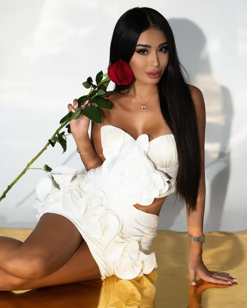 Indira escort in Moscow