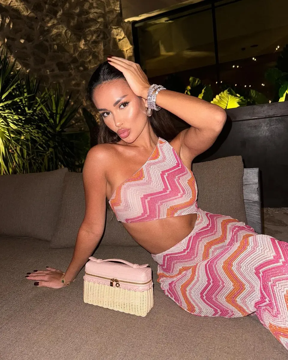 Lora escort in Moscow