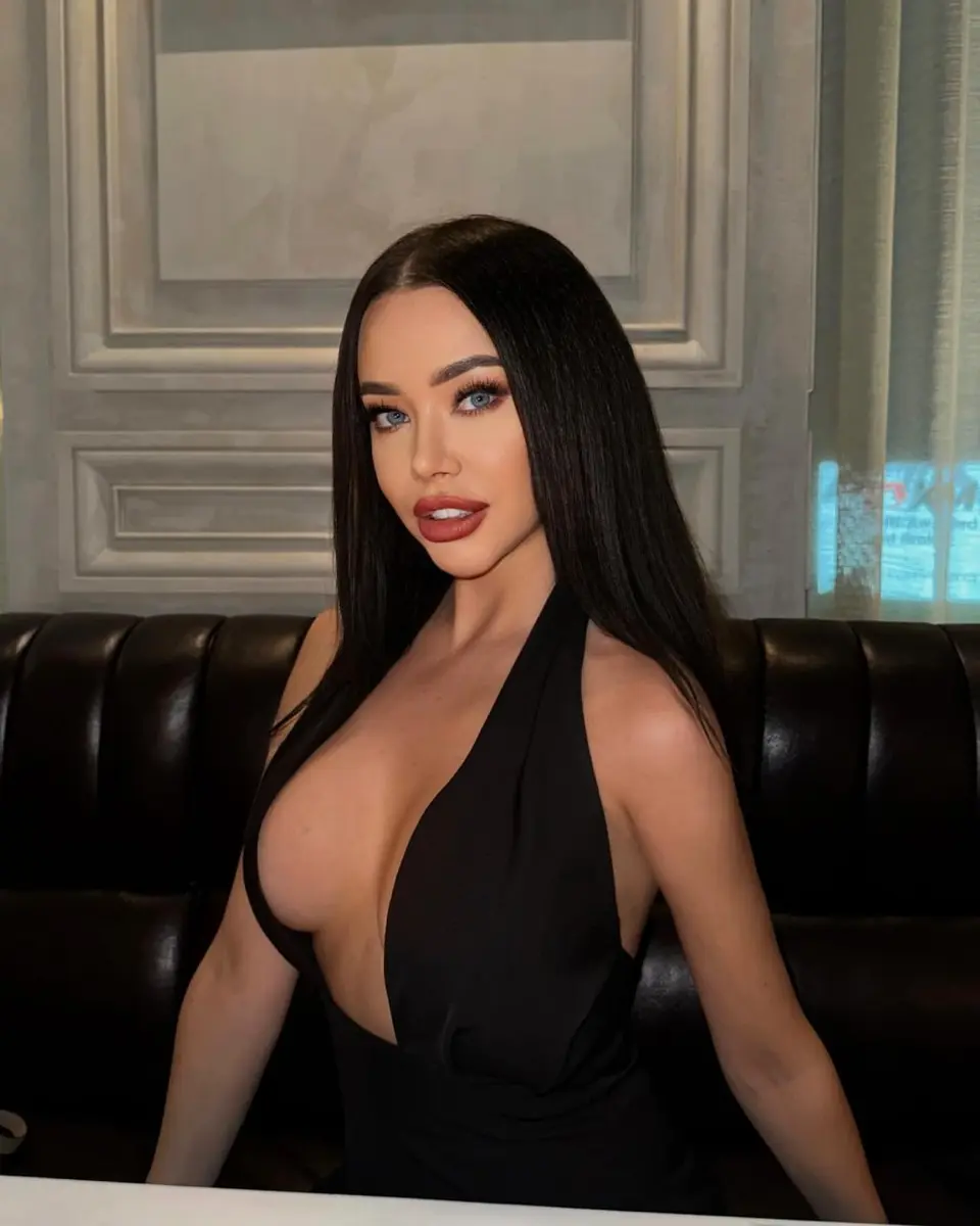 Milla escort in Moscow