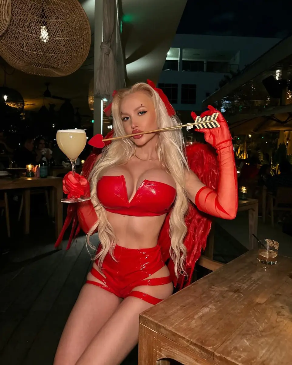 Mimi escort in Moscow