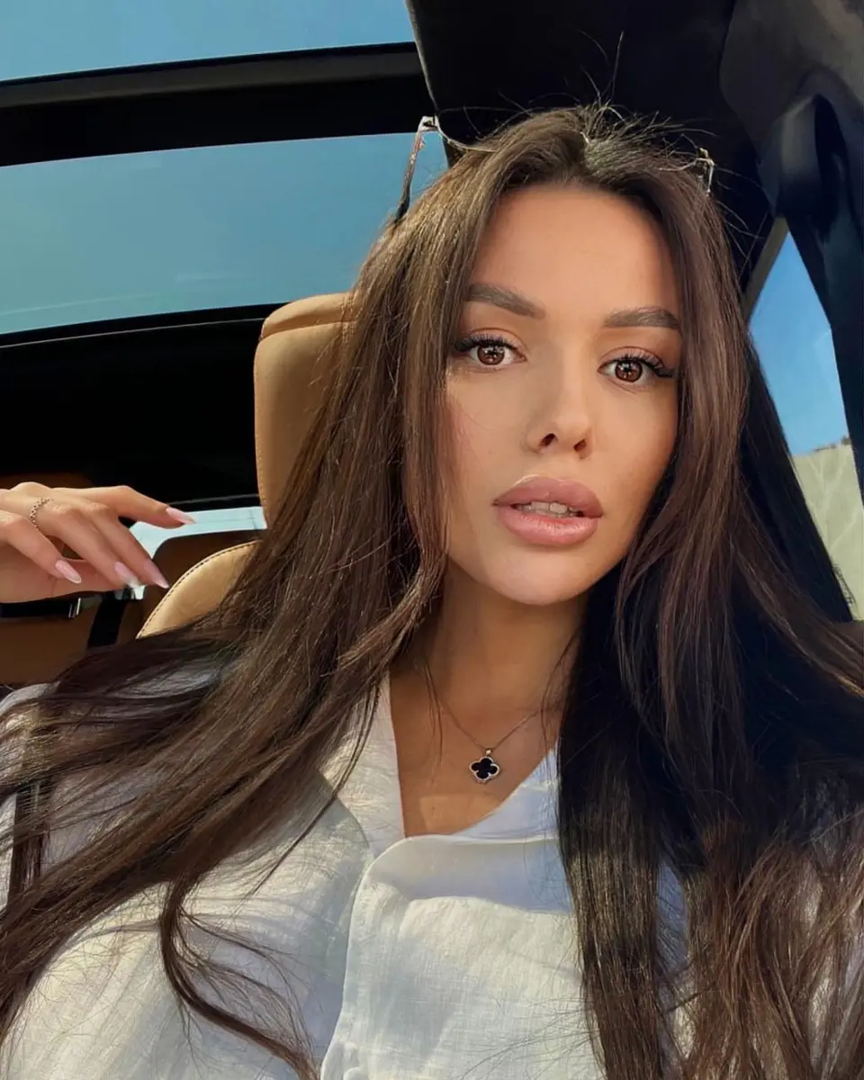 Mira escort in Moscow