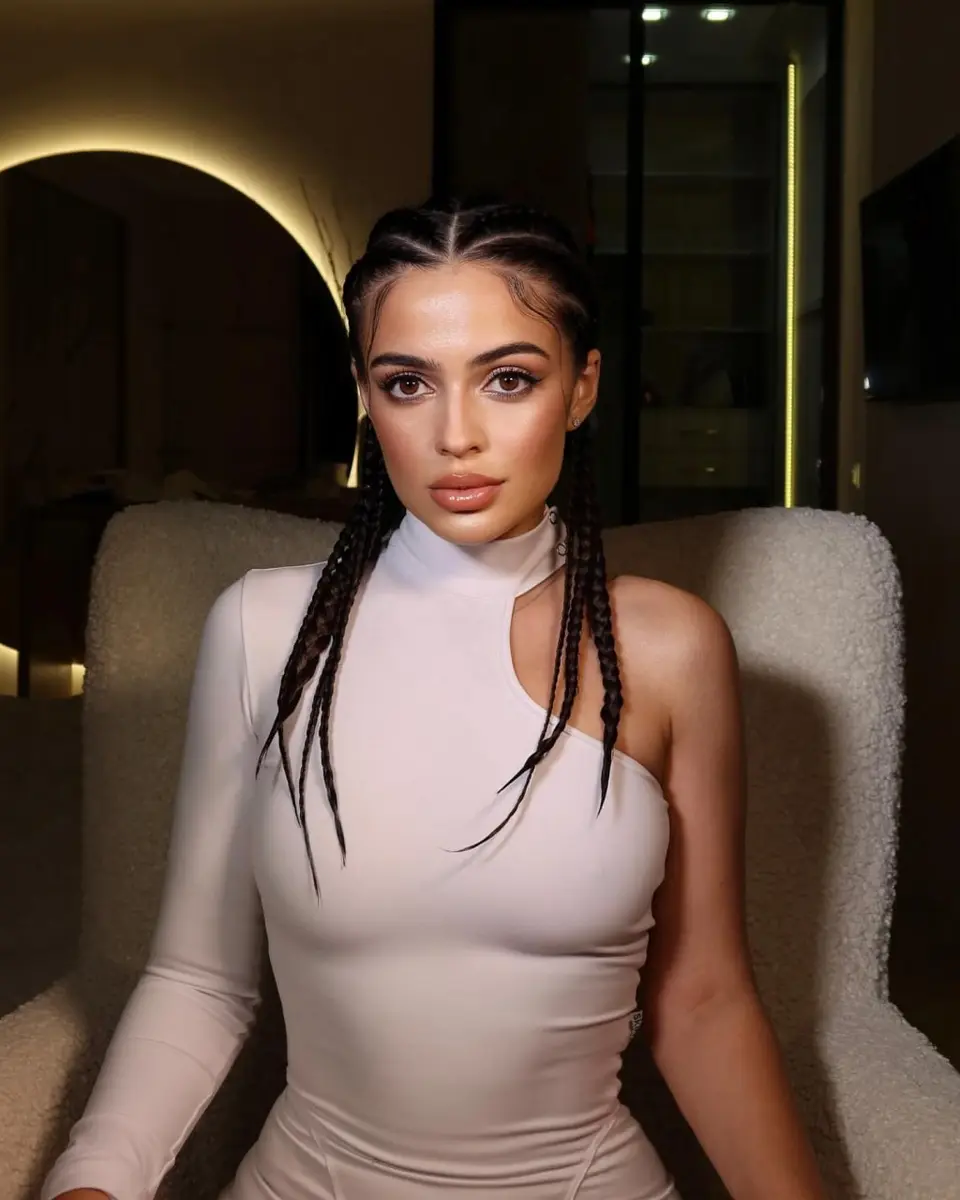 Nita escort in Moscow